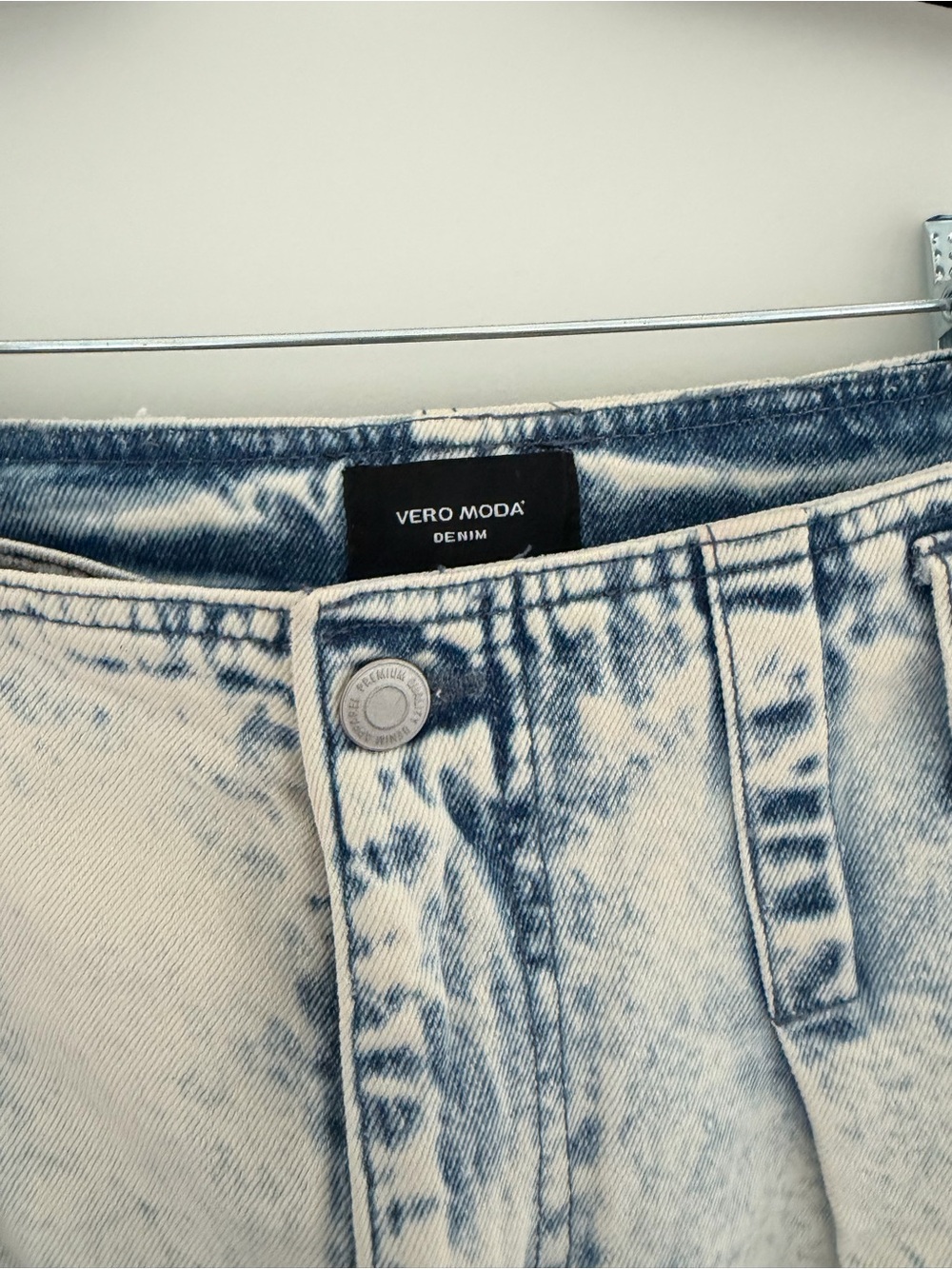 Vero Moda Light Blue Acid Wash Denim Jeans - Picture 2 of 4